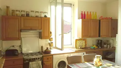 Cuisine ou kitchenette dans l'établissement T3 55m2 & Garage, proche Saône, et 5 min Vieux Lyon via Metro D