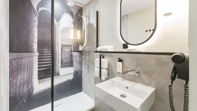 Salle de bains dans l'établissement Campanile PRIME - Lyon Centre - Gare Perrache
