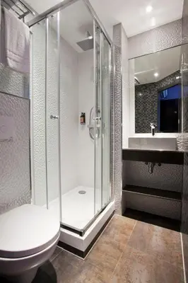 Salle de bains dans l'établissement Hotel des Savoies Lyon Perrache