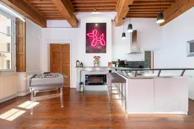 Cuisine ou kitchenette dans l'établissement le XVI de la Rose