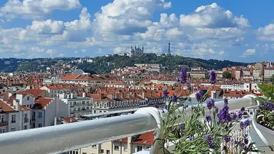 Vue générale sur Lyon ou vue de la ville depuis l'appartement
