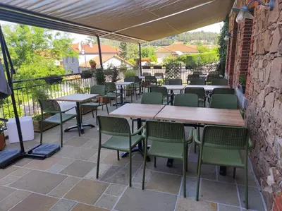Restaurant ou autre lieu de restauration dans l'établissement Les Pierres Folles