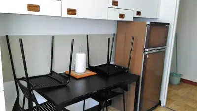 Cuisine ou kitchenette dans l'établissement Bel appartement a vivre