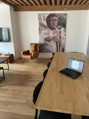 Télévision ou salle de divertissement dans l'établissement NOCNOC - L'Etage de Cordeliers
