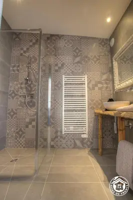 Salle de bains dans l'établissement L'esprit TK