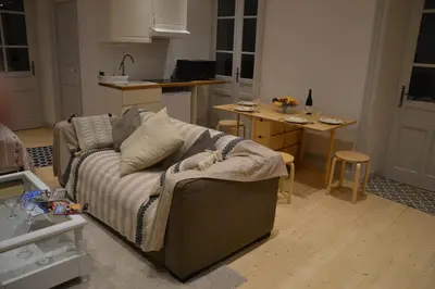 Cuisine ou kitchenette dans l'établissement Sur la colline
