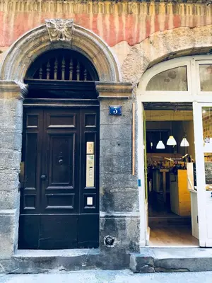 Façade ou entrée de l'établissement Honorê - Suite Trois Maries