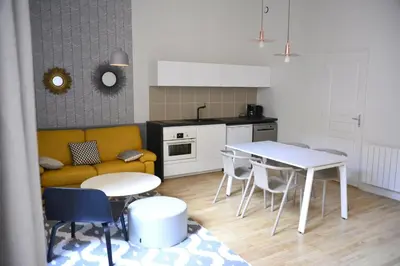 Cuisine ou kitchenette dans l'établissement Cosy apartment ideally located in the Old Town