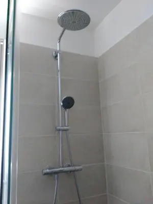 Salle de bains dans l'établissement Bel et spacieux appartement de 84 m² avec parking très proche du Métro Garibaldi