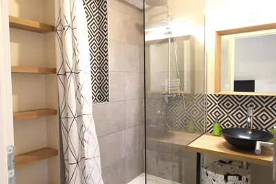 Salle de bains dans l'établissement Mon Appart A VILLON-MONPLAISIR