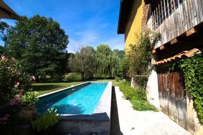 Piscine de l'établissement Le moulin de Varax ou située à proximité
