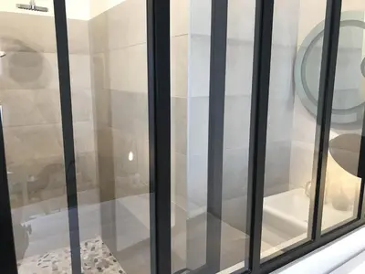 Salle de bains dans l'établissement Le Joyau de Jouhaux appartement G - Lyon Garibaldi