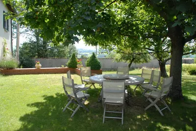 Jardin de l'établissement Chez Jacotte et Elia