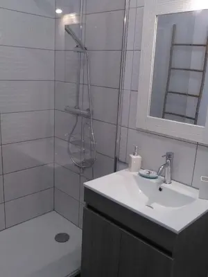 Salle de bains dans l'établissement A deux pas du Rheby