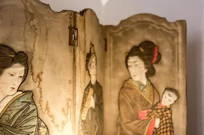 Bibliothèque dans l'appartement