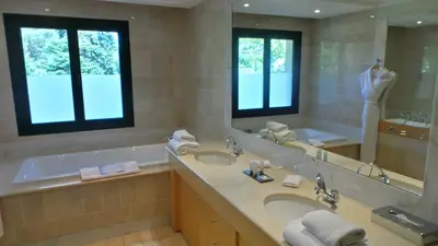 Salle de bains dans l'établissement Hotel & Spa Le Pavillon
