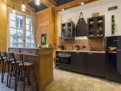 Cuisine ou kitchenette dans l'établissement Host Inn Nifty Sūite