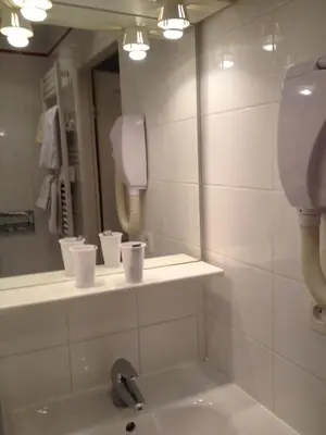 Salle de bains dans l'établissement Lyo Hôtel - Centre Lyon Perrache