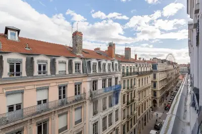 Vue générale sur Lyon ou vue de la ville depuis l'appartement