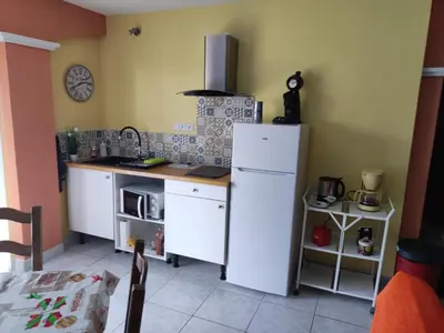 Cuisine ou kitchenette dans l'établissement Villas en chanay