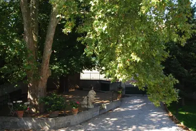 Jardin de l'établissement Gîte Le Planier