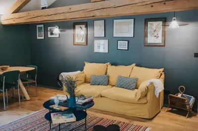 Coin salon dans l'établissement Lyon Country House - Suites & Tour de Garde