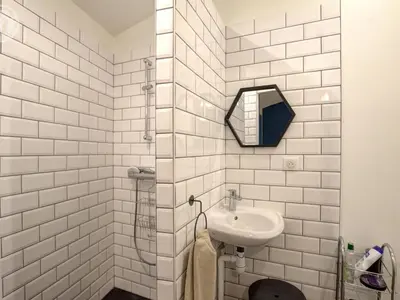 Salle de bains dans l'établissement Gîte indépendant 8p, cheminée, animaux acceptés, nature paisible - FR-1-496-10