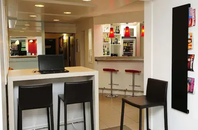 Cuisine ou kitchenette dans l'établissement ibis Lyon Est Beynost