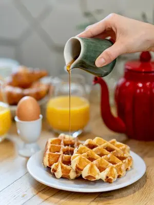 Options de petit-déjeuner proposées aux clients de l'établissement Hôtel de l'Abbaye Lyon - Boutique Hôtel