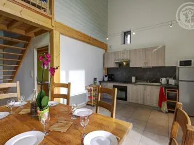 Cuisine ou kitchenette dans l'établissement Charmante maison à la campagne avec jardin, animaux acceptés - FR-1-496-146
