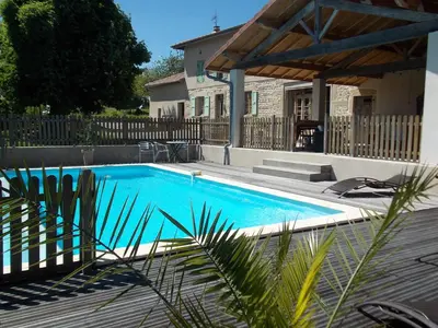 Piscine de l'établissement A La Mare du Vieux Chêne ou située à proximité
