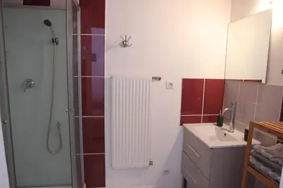 Salle de bains dans l'établissement La Grange des Griottiers