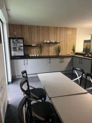 Cuisine ou kitchenette dans l'établissement HOTEL DE LA PAIX Lyon Sud Givors