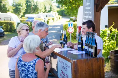 Clients de l'établissement Camping La Grappe Fleurie