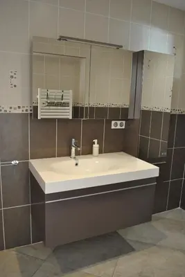 Salle de bains dans l'établissement VILLA KÉRINÉ