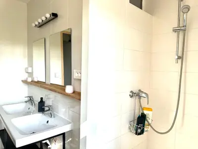 Salle de bains dans l'établissement Grand appartement Bron centre proche Eurexpo et Groupama