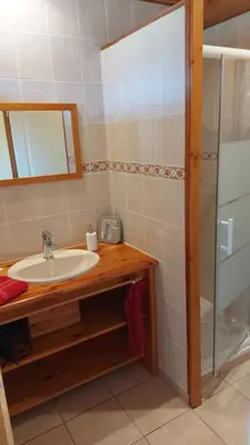Salle de bains dans l'établissement Le Moulin de l'Etang