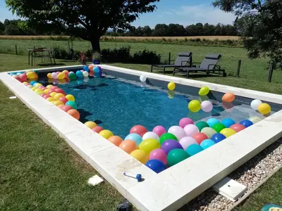 Piscine de l'établissement Gîte de charme 4 étoiles - Campagne ou située à proximité