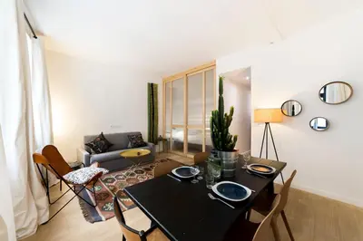Coin salon dans l'établissement L'Ethnic Ambience - Superbe appartement tout confort au coeur du Vieux Lyon