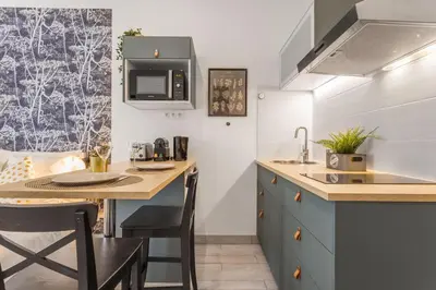 Cuisine ou kitchenette dans l'établissement HOME SWEET VAISE