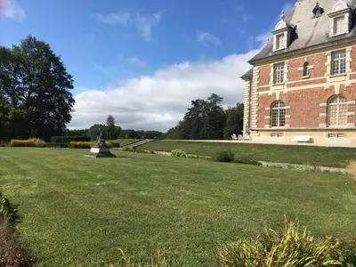 Jardin de l'établissement Château de Joyeux - Gîtes