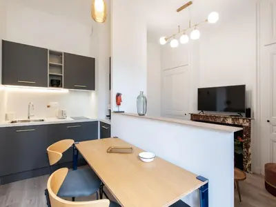 Cuisine ou kitchenette dans l'établissement RAFFINE - Part-Dieu l Vue cours l Terrasse by Dreamy Flat Lyon