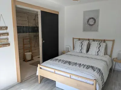 Un ou plusieurs lits dans un hébergement de l'établissement Chambre double indépendante BALI au sein du domaine PASSELOUP