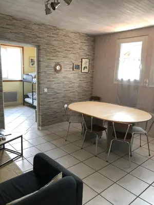 Coin salon dans l'établissement Le Petit Gîte de Javernières Etage