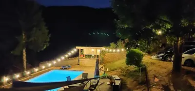 Piscine de l'établissement Halte du Vert Coteau ou située à proximité