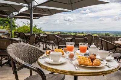 Nourriture dans l'hôtel ou à proximité