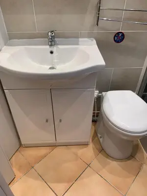 Salle de bains dans l'établissement Joli studio tout confort avec toutes commodités