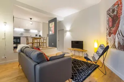 Télévision ou salle de divertissement dans l'établissement Arbre Sec - Furnished apartment - Downtown Lyon