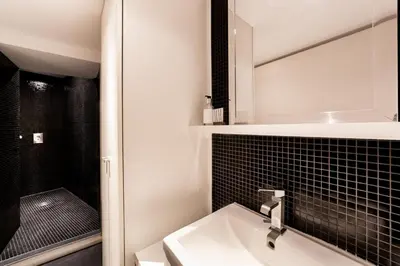 Salle de bains dans l'établissement All in Lyon | Suite de charme - cœur du Vieux Lyon