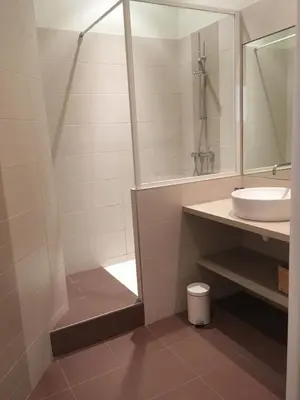 Salle de bains dans l'établissement DIFY Le Confetti - Bellecour